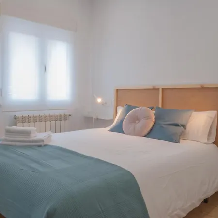 Avg Palencia 3 Apartment *