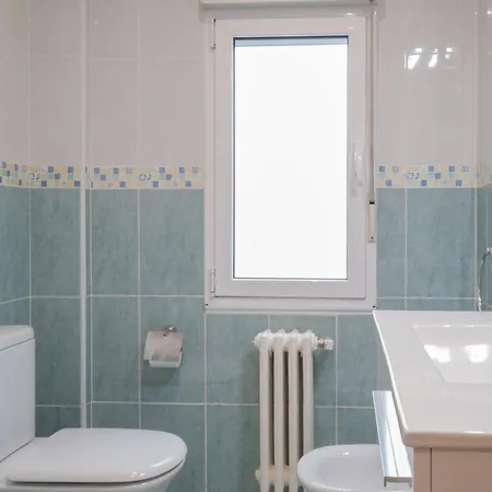 Apartment Av Palencia 3 *