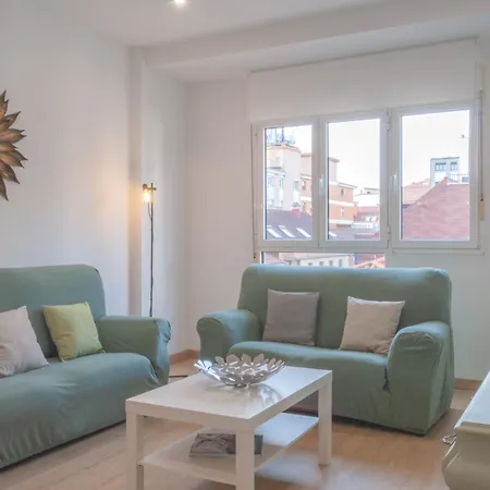 Av Palencia 3 Apartment